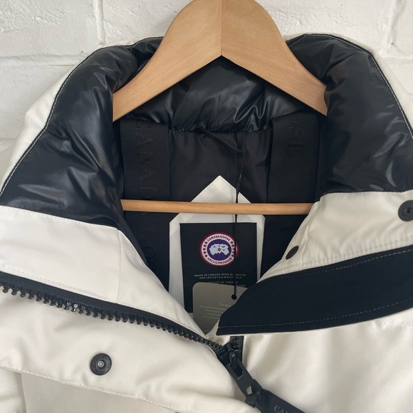 SOLD New w Tags Canada Goose Grandview Cropped Jacket - Picture 4 of 6